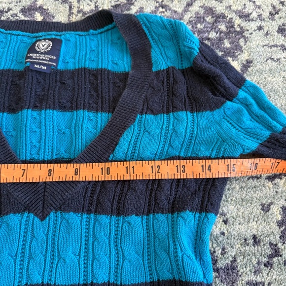 Y2K Cable Knit Teal and Navy V-Neck Tight Fit Sweater Size Medium Winter Knit - Picture 6 of 10